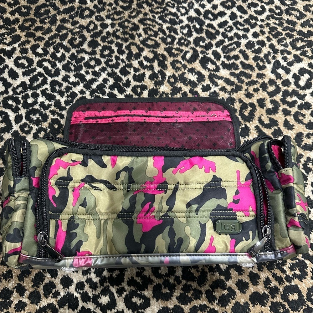 Lug Camo Trolley in Olive Green and Hot Pink
